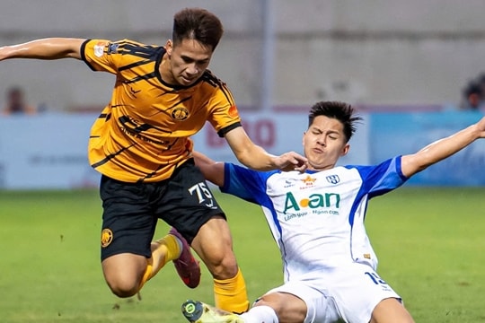 Thanh Hóa chia điểm đầy tiếc nuối trước 10 người của SLNA tại V-League