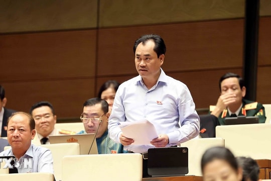 Bộ trưởng Nông nghiệp và Môi trường cảnh báo lãng phí đất công nghiệp
