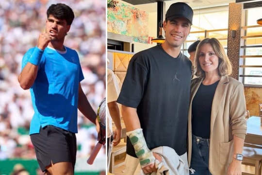 Carlos Alcaraz nẹp cố định cổ tay phải và bỏ ngỏ khả năng tham dự Roland Garros 2024
