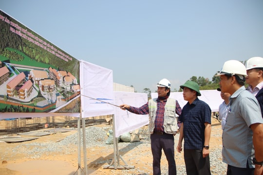 Đẩy nhanh tiến độ thi công Trường Phổ thông nội trú liên cấp xã biên giới La Dêê