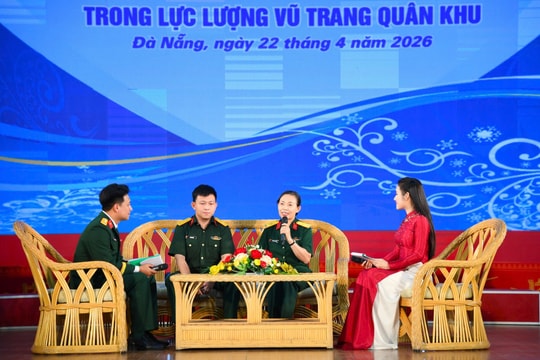 Giao lưu “Vang mãi bản hùng ca phụ nữ Khu 5”