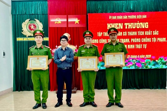 Phường Điện Bàn khen thưởng tập thể, cá nhân có thành tích trong phòng, chống tội phạm