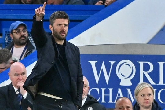 Man Utd chỉ cách vé Champions League 4 điểm sau thất bại của Chelsea