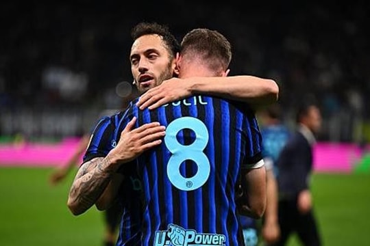 Inter Milan lội ngược dòng kịch tính hạ Como 3-2 để vào chung kết Coppa Italia