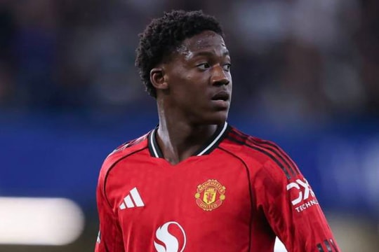 Manchester United trói chân Kobbie Mainoo: Cuộc lội ngược dòng ngoạn mục sau kỷ nguyên Amorim