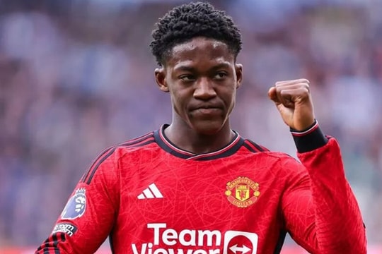 MU chốt tương lai Kobbie Mainoo, Liverpool nhắm bom tấn PSG thay Salah