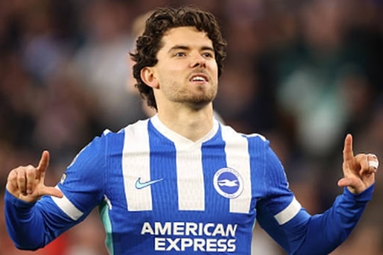 Brighton đè bẹp Chelsea 3-0: Đêm thăng hoa của Ferdi Kadioglu và kỷ lục buồn của The Blues