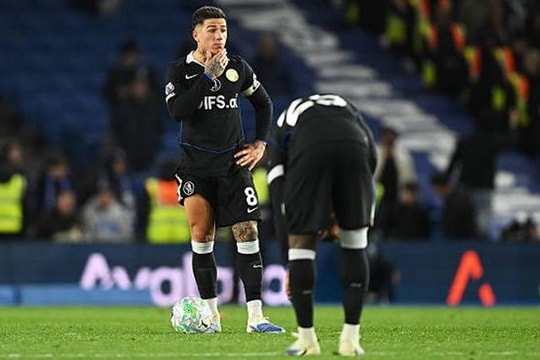 Liam Rosenior và Chelsea: Sự đứt gãy niềm tin tại Stamford Bridge