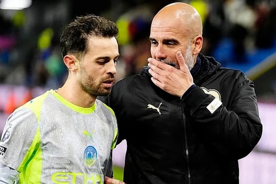 Man City chiếm đỉnh bảng Ngoại hạng Anh và bài toán quá tải của Pep Guardiola