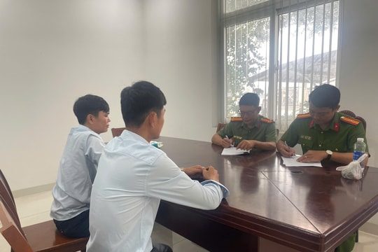 Công an phường Điện Bàn Đông test nhanh ma túy đối với tài xế xe bê tông
