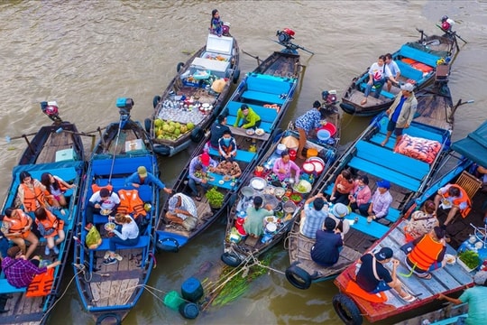 Dạo qua chợ nổi Cái Răng
