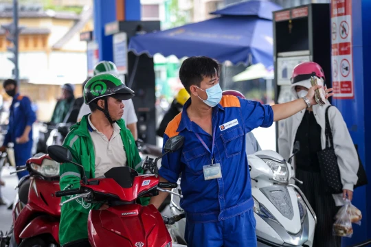 Giá xăng dầu hôm nay 25/4/2026: Bảng giá xăng dầu tại Petrolimex, PVOIL Mipec, GIANGNAMPETROL tại Đà Nẵng
