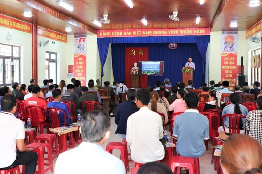 Tuyên truyền bảo vệ công trình Thủy điện A Vương và phòng chống cháy rừng cho người dân vùng dự án