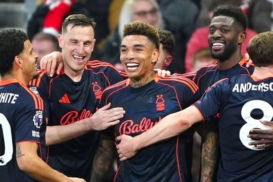 Nottingham Forest hủy diệt Sunderland 5-0: Bước tiến khổng lồ đến tấm vé trụ hạng