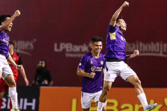 Hà Nội FC thắng kịch tính Ninh Bình: Bản sắc Harry Kewell và dấu ấn tài năng 18 tuổi