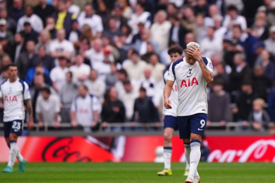 Cuộc chiến trụ hạng Ngoại hạng Anh: Tottenham và West Ham rơi vào vòng xoáy sinh tử