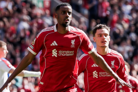 Liverpool thắng Crystal Palace 3-1: Arne Slot và bài toán kết nối Alexander Isak - Florian Wirtz