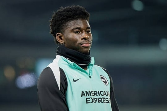 MU dồn lực chiêu mộ Carlos Baleba, Juventus lên kế hoạch đổi người lấy Alisson Becker