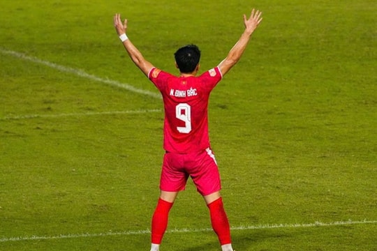 Nguyễn Đình Bắc lập hat-trick lịch sử tại V-League: Kỳ tích 5 mùa giải và khát vọng vươn tầm châu Á