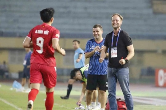 HLV Polking tiến sát danh hiệu V-League đầu tiên khi CLB CAHN nới rộng cách biệt 9 điểm