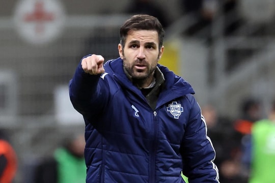 Chelsea không nên bổ nhiệm Cesc Fabregas lúc này để tránh vết xe đổ của Frank Lampard