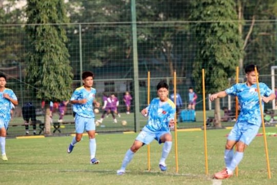 U19 Việt Nam triệu tập sao trẻ từ Tây Ban Nha và tiền đạo Việt kiều Anh gây sốt tại V-League