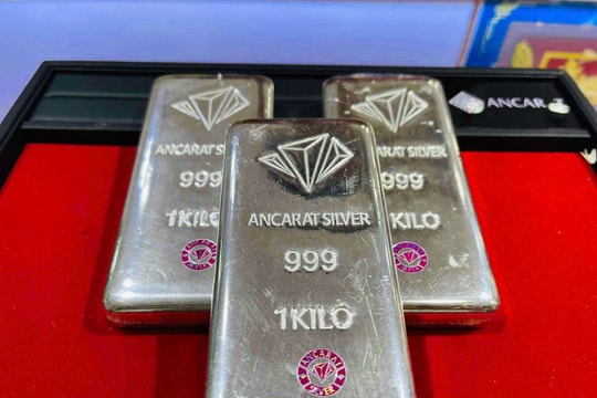 Giá bạc hôm nay 29/4: Lao dốc mạnh, bạc thỏi về 76 triệu đồng/kg