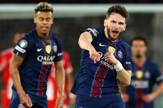 PSG 5-4 Bayern Munich: Bữa tiệc tấn công rực lửa và sự khô khan của bóng đá Anh