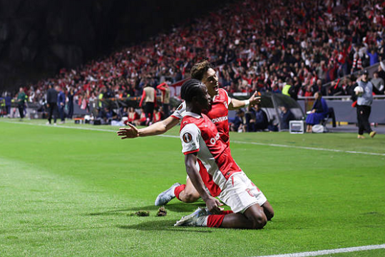 Braga hạ Freiburg 2-1: Kịch tính phút bù giờ tại bán kết Europa League