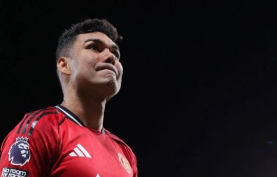 Michael Carrick nhìn thấy bản sao của chính mình nơi Casemiro trước đại chiến Liverpool