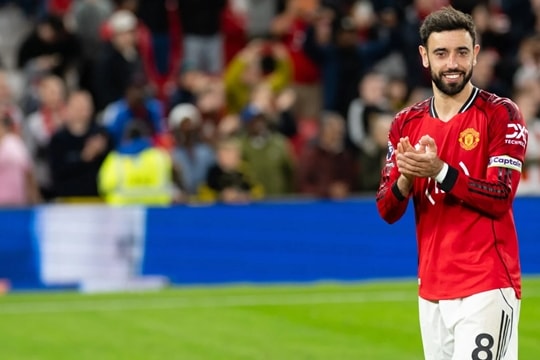 Bruno Fernandes: "Cơn đau đầu" không lời giải của Arne Slot tại Old Trafford