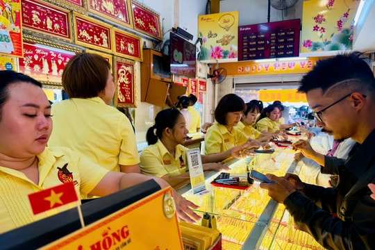Giá vàng hôm nay 3/5/2026: Giá vàng SJC, nhẫn 9999 và vàng thế giới cuối tuần