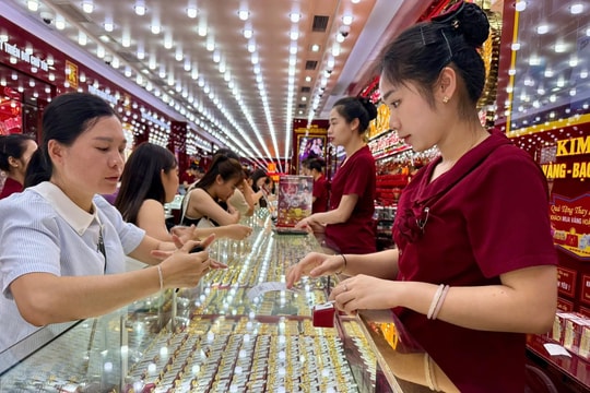 Giá vàng hôm nay 4/5/2026: Giá vàng SJC, nhẫn 9999 và vàng thế giới đầu tuần mới