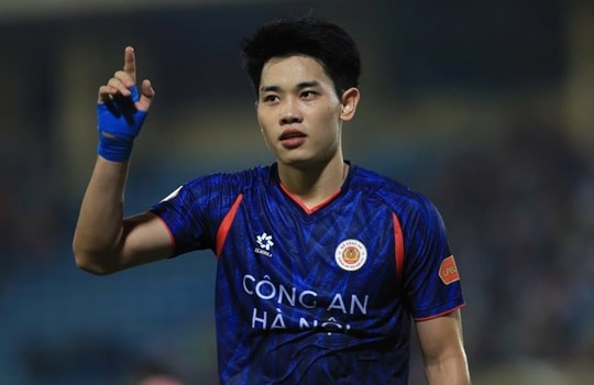 Nguyễn Đình Bắc bùng nổ tại Lạch Tray: Công an Hà Nội chạm tay vào ngôi vương V.League