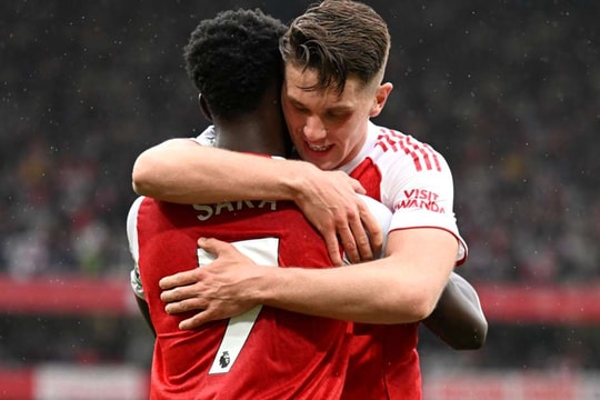 Arsenal đè bẹp Fulham 3-0: Gyokeres rực sáng, Pháo thủ xây chắc ngôi đầu
