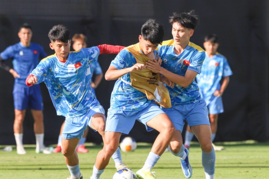 U17 Việt Nam rèn quân tại Jeddah: HLV Cristiano Roland quyết sửa bài toán dứt điểm