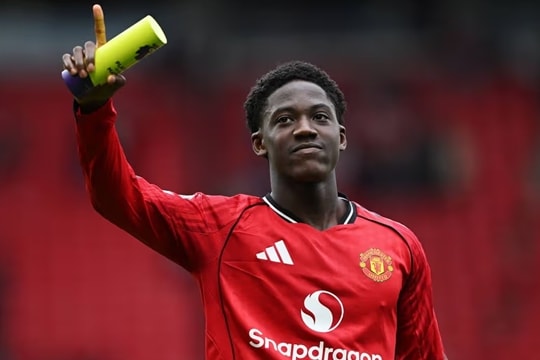 Kobbie Mainoo rực sáng giúp Man Utd hạ Liverpool 3-2 và đoạt vé Champions League