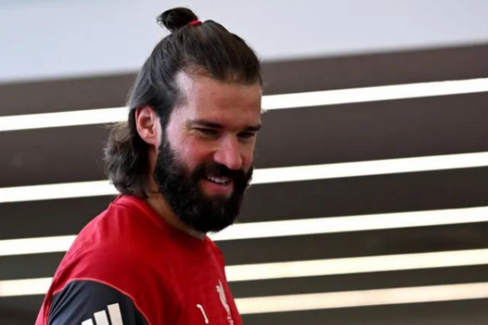 Juventus nhắm Alisson Becker, Real Madrid muốn chiêu mộ HLV Unai Emery