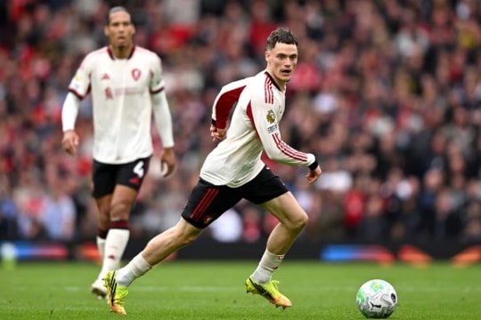 Nỗi thất vọng 157 triệu đô của Liverpool: Florian Wirtz lạc lõng tại Old Trafford