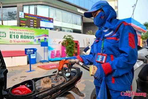 Cắt giảm loạt thủ tục kinh doanh xăng dầu nhằm hỗ trợ mục tiêu tăng trưởng kinh tế