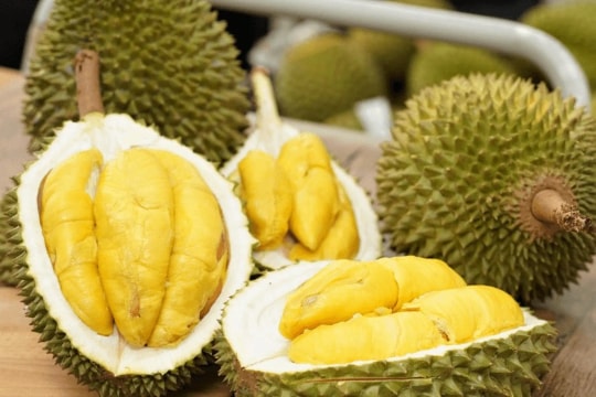 Giá sầu riêng hôm nay 6/5/2026 : Sầu Thái tuyển vẫn duy trì 90.000 đ/kg
