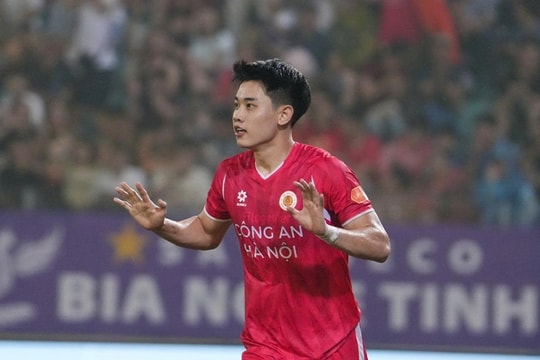 Nguyễn Đình Bắc và CLB Công An Hà Nội thống trị giải thưởng V-League tháng 4