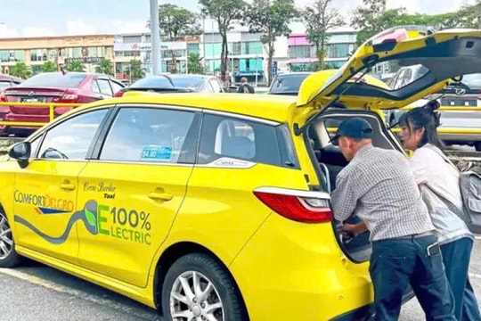 Taxi xuyên biên giới giữa Malaysia và Singapore