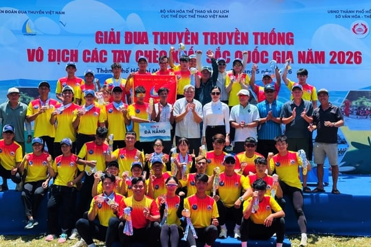 Đà Nẵng giành 10 huy chương tại giải đua thuyền truyền thống quốc gia