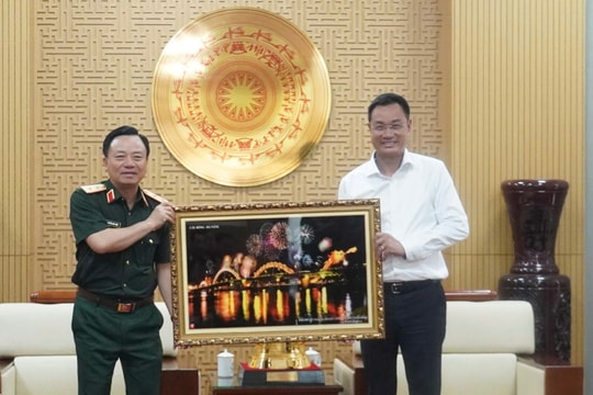 Đoàn công tác Học viện Quốc phòng nghiên cứu, học tập thực tế tại Bộ Chỉ huy Quân sự thành phố Đà Nẵng