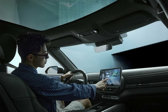 Trải nghiệm gói VF Connect trên xe VinFast: Trợ lý thông minh nâng tầm hành trình