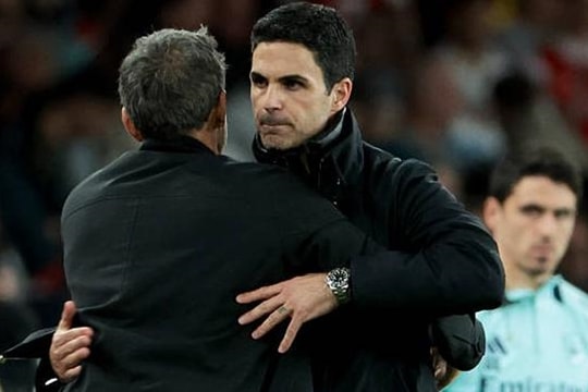 Arsenal tìm thấy gót chân Achilles của PSG trước chung kết Champions League tại Budapest