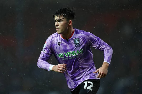 Harry Amass và tương lai mịt mờ tại Manchester United sau chấn thương nặng