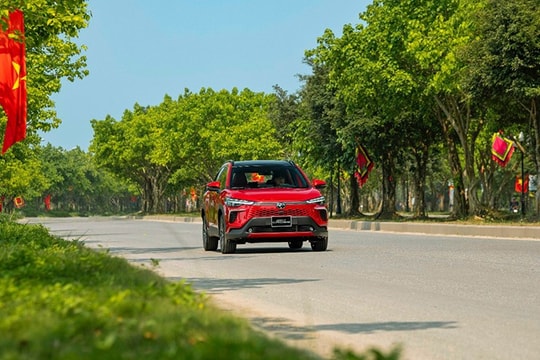 Toyota Corolla Cross 2026: Giá lăn bánh và đánh giá thông số kỹ thuật mới nhất