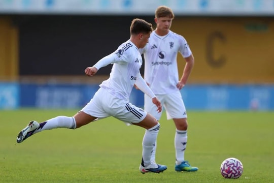 U21 Man Utd hạ Man City 4-3: Jim Thwaites và Shea Lacey sẵn sàng bước ra ánh sáng